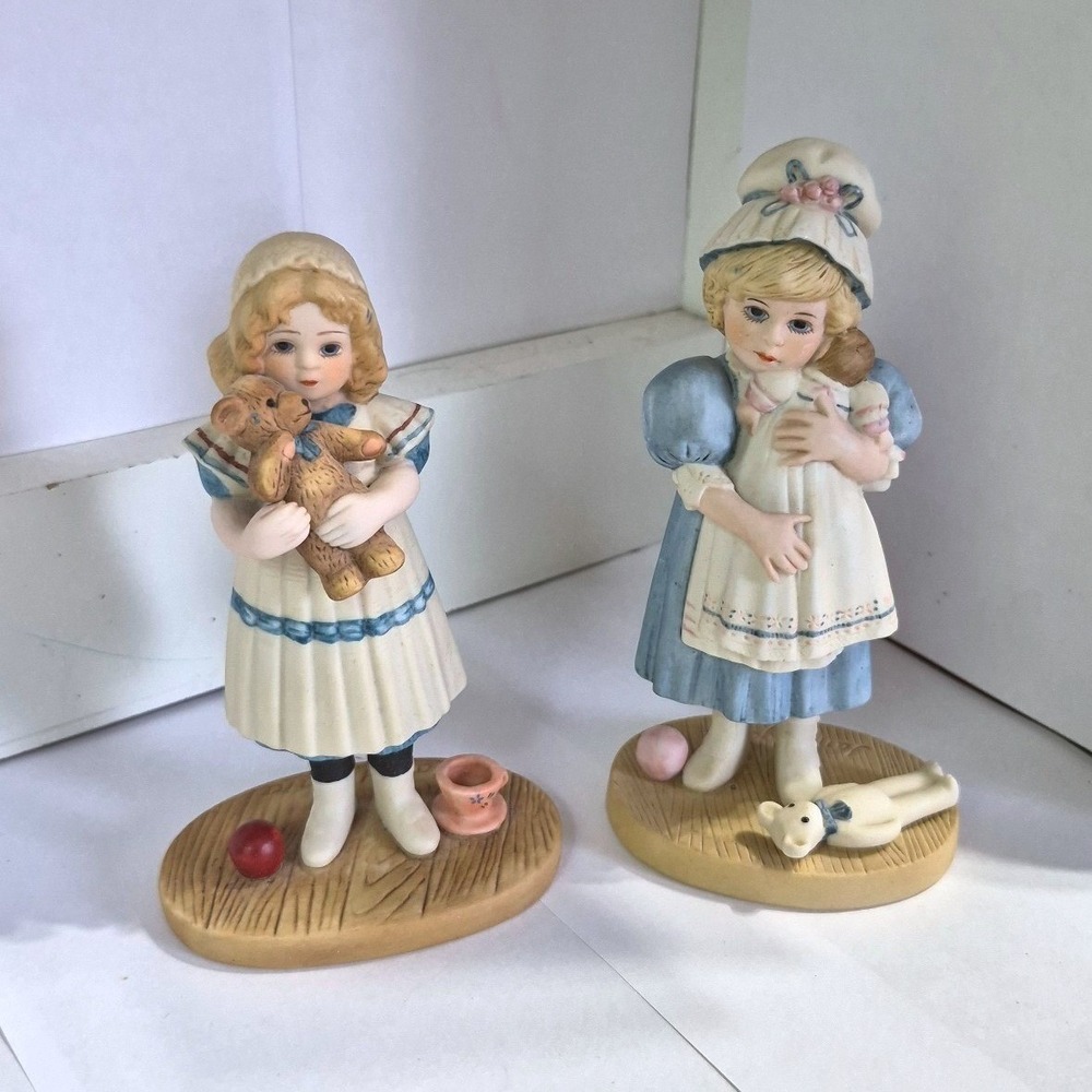 Jan Hagara Limited Edition Collectables - "Anne & Amy" Girls Baby Doll Cottage